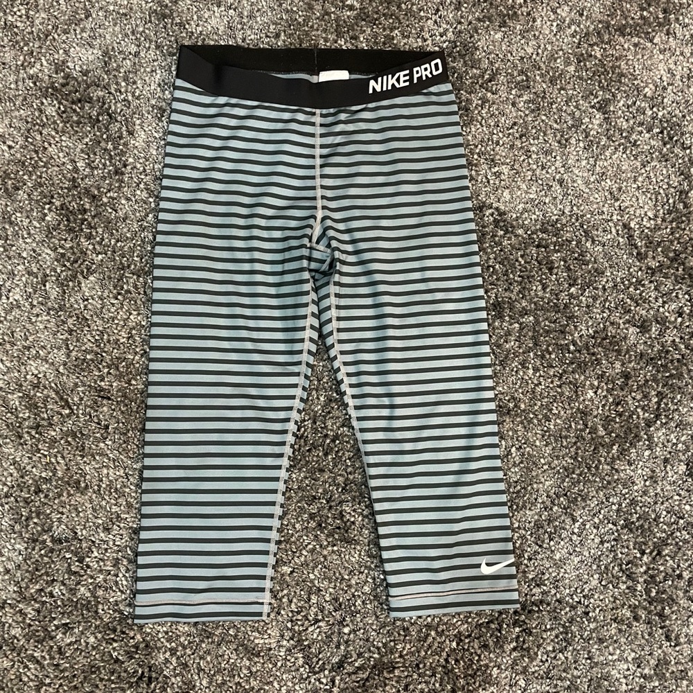 Nike Pro Crop Leggings